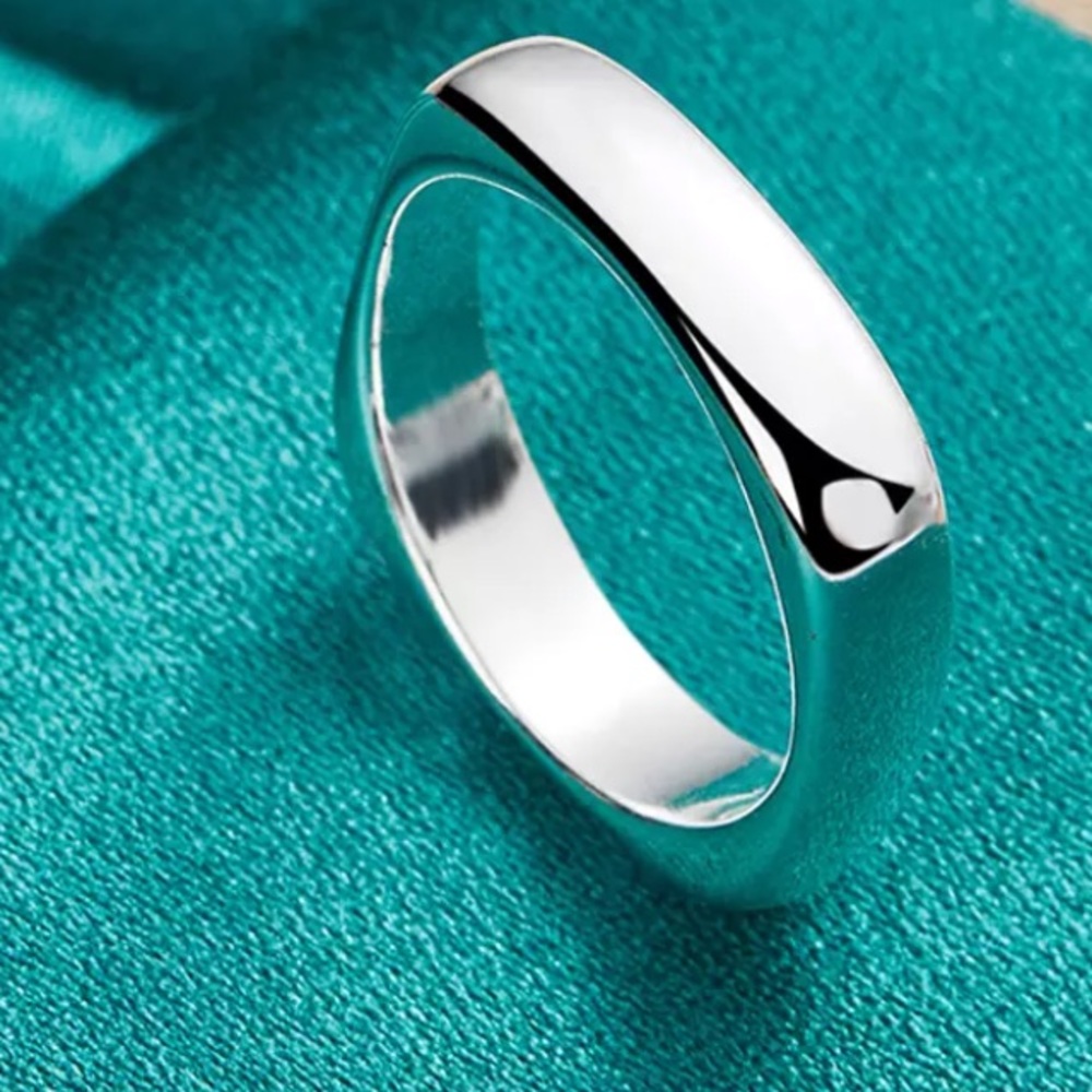 9.25 Sterling Silver Handcrafted Band Size 8